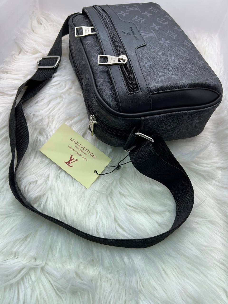 Unisex Bags
80 dhs✅

Zain182
♥️♥️♥️
