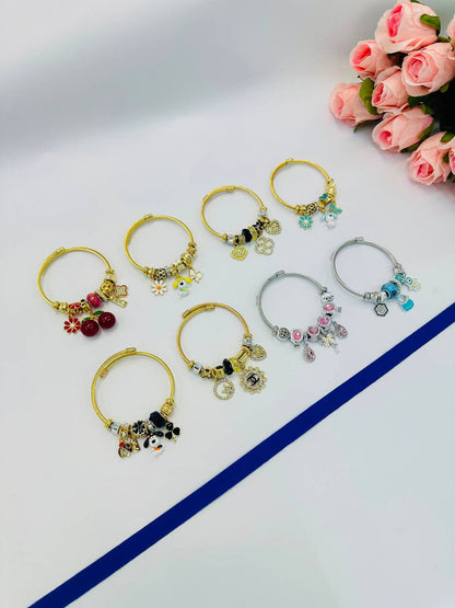 PANDORA ❤️‍🔥*
Bracelet 🐦‍🔥
Stainless steel 💯
good quality 💯
With black boxes 🗃️ 
20 dhs💓

Zain216
♥️♥️♥️