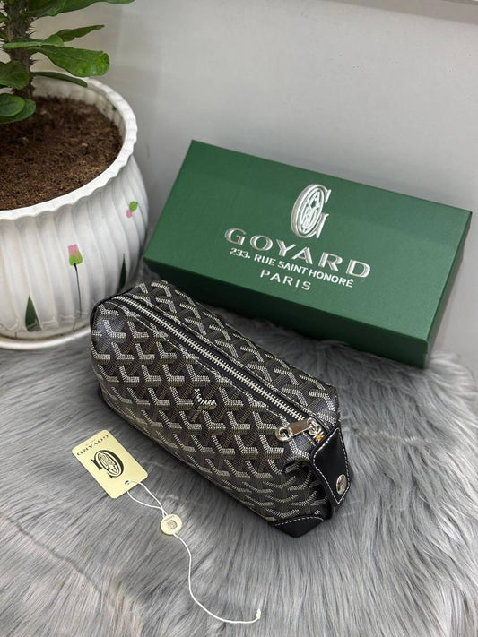Goyard

65 dhs✅

with box
🎁🎁🎁

Zain244
♥️♥️♥️