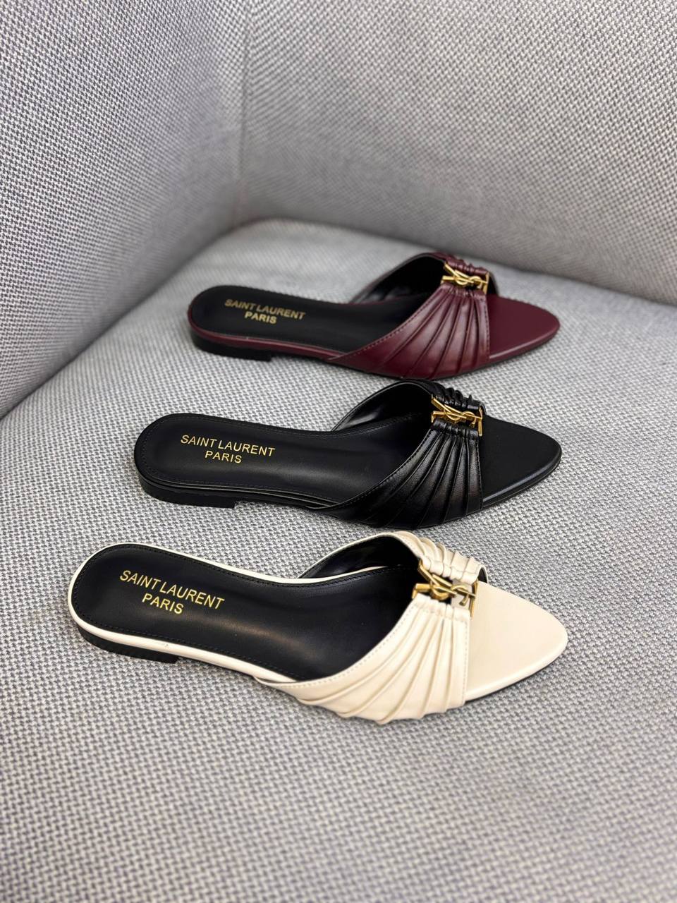 YSL
100 dhs✅
Size 36-42

Zain55
♥️♥️♥️