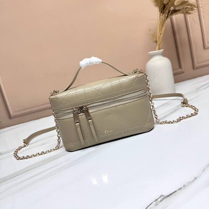 Dior 
Master🎁
250 dhs✅
#19cm🥰🥰

Zain228
♥️♥️♥️
