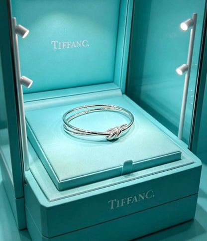 Tiffany bangle 🦋

Medium size 

Master quality 

115 DHS🇦🇪  normal box 📦

Zain48
♥️♥️♥️
