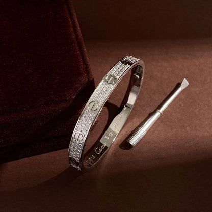 Cartier Bangle ❤️‍🔥*
Master quality 💯
Size available 👇
16,17,18,19
With normal boxes 📦 
75 dhs❣️
With master box 🗃️ 
125 dhs❣️

Zain216
♥️♥️♥️