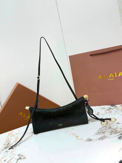 Alaia new collection ❤️
supper master quality
 💯✨
Available 💯❤️
For Price 👇 WhatsApp✅
0568585901 
0507557372
0552275751 Owner Zain 👌

Zain252
♥️♥️♥️
