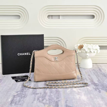 Chanel
withbox 
95 dhs🇦🇪🇦🇪

Zain143
♥️♥️♥️