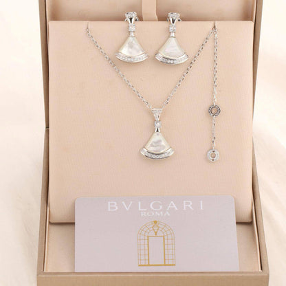 Bvlgari set 🌺
Necklace 
Earrings 

Master quality 💐
110 dhs🪙
normal box 📦

Zain48
♥️♥️♥️