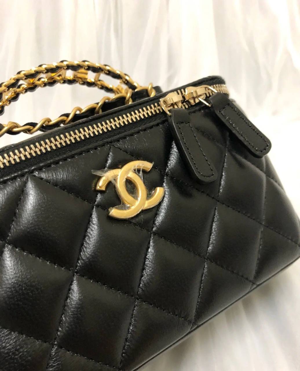Chenel 
120 dhs✅
Size:18*9*12

with box
🎁🎁🎁

Zain07
♥️♥️♥️