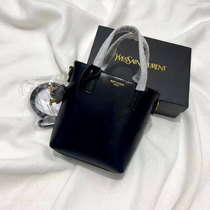 YSL
70 dhs🪙🌨️

with box
🎁🎁🎁

size 17*5*18cm

Zain26
♥️♥️♥️