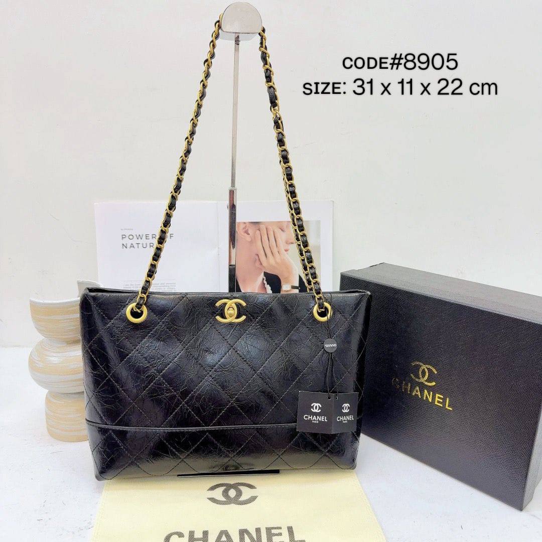 CHANEL ʜᴏʙᴏ ᴛᴏᴛᴇʙᴀɢ
sʜᴏᴜʟᴅᴇʀ ʙᴀɢ
ɢʀᴀɪɴᴇᴅ ᴄᴀʟғsᴋɪɴ
ɢʟᴏssʏ ʟᴇᴀᴛʜᴇʀ
ɢᴏʟᴅ ᴄʜᴀɪɴ ʙᴇʟᴛ
ɢᴏʟᴅ ʜᴀʀᴅᴡᴀʀᴇ
sɪᴢᴇ : 31 cm
ᴡɪᴛʜ BOX
🎁🎁🎁

80 dhs💓

Zain31
♥️♥️♥️