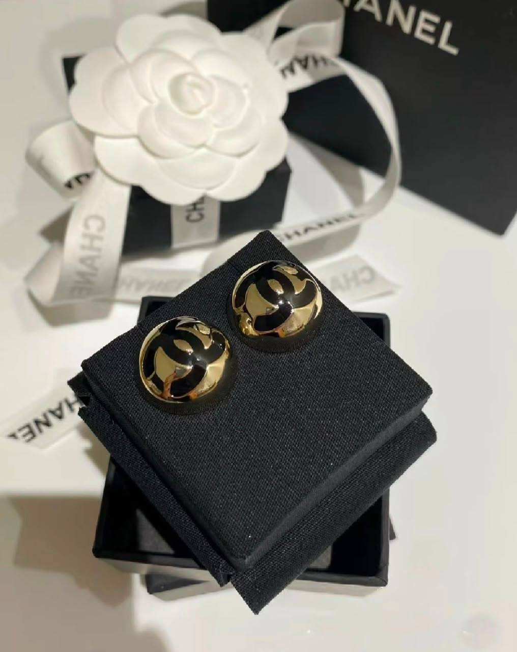 CHANEL❤️‍🔥
Earring 🦋
Master quality 💯
With normal boxes 🗃️ 
110 DHS🇦🇪🇦🇪🇦🇪
With master box 📦 
130 DHS🇦🇪🇦🇪🇦🇪

Zain216
♥️♥️♥️