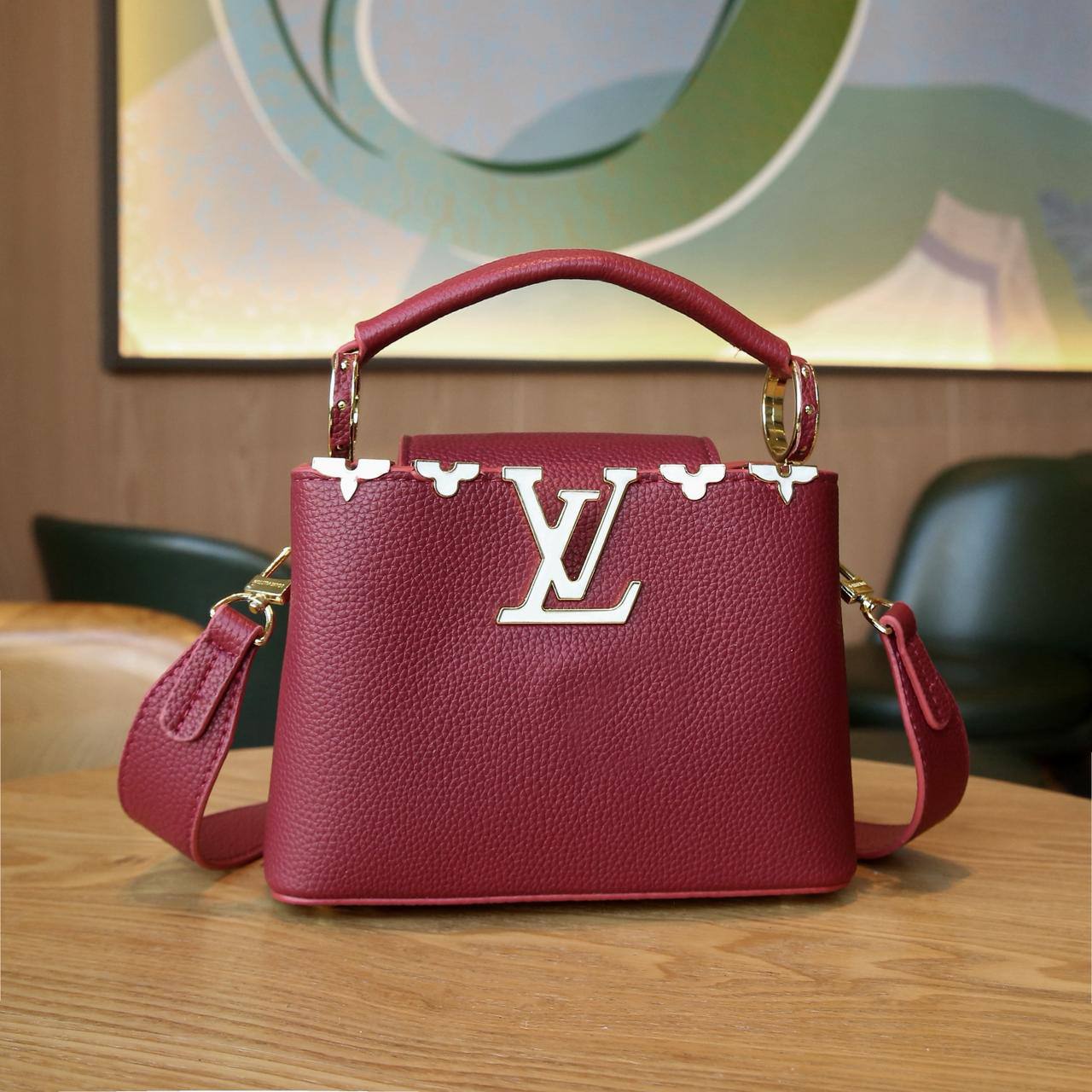 LV
High quality 
With box 
120 dhs🇦🇪🇦🇪

Zain136
♥️♥️♥️