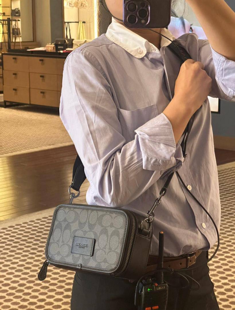 Coach men's bag

85 dhs✅

with box🎁

Zain42
♥️♥️♥️