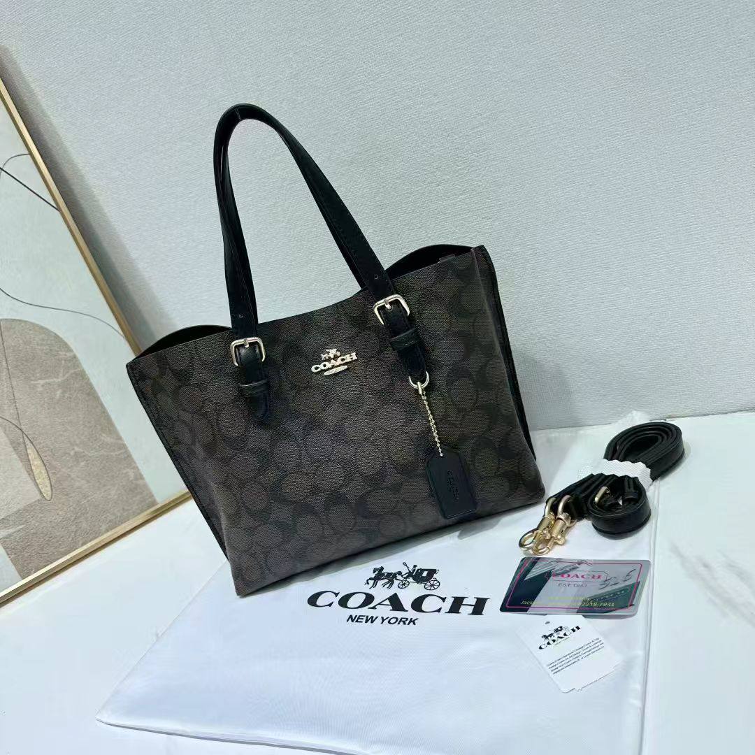COACH

best quality
 with box

115 dhs🇦🇪🇦🇪🇦🇪

size25CM

Zain290
♥️♥️♥️