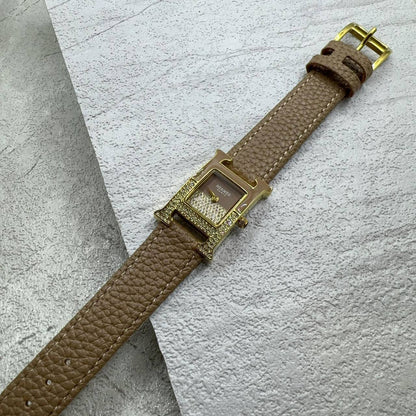 Hermes New Watch 
55 dhs🪙🌨️

Zain45
♥️♥️♥️