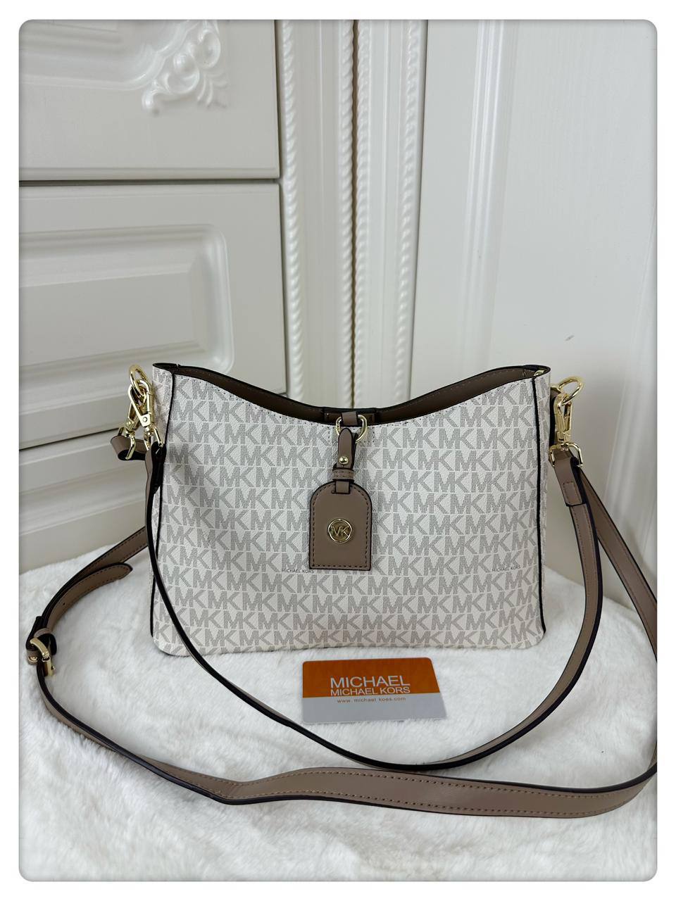 MK
With box 🎁🎁🎁
110 dhs✅

Zain136
♥️♥️♥️