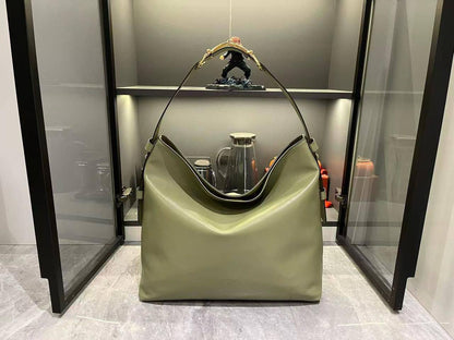 Gucci🙋🏻‍♀️💕
Master
40cm 🫶🏼🫶🏼 260 dhs✅

Zain297
♥️♥️♥️