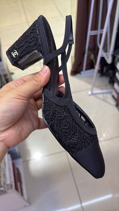 Chanel
Size 36-41
130 dhs✅

Zain145
♥️♥️♥️