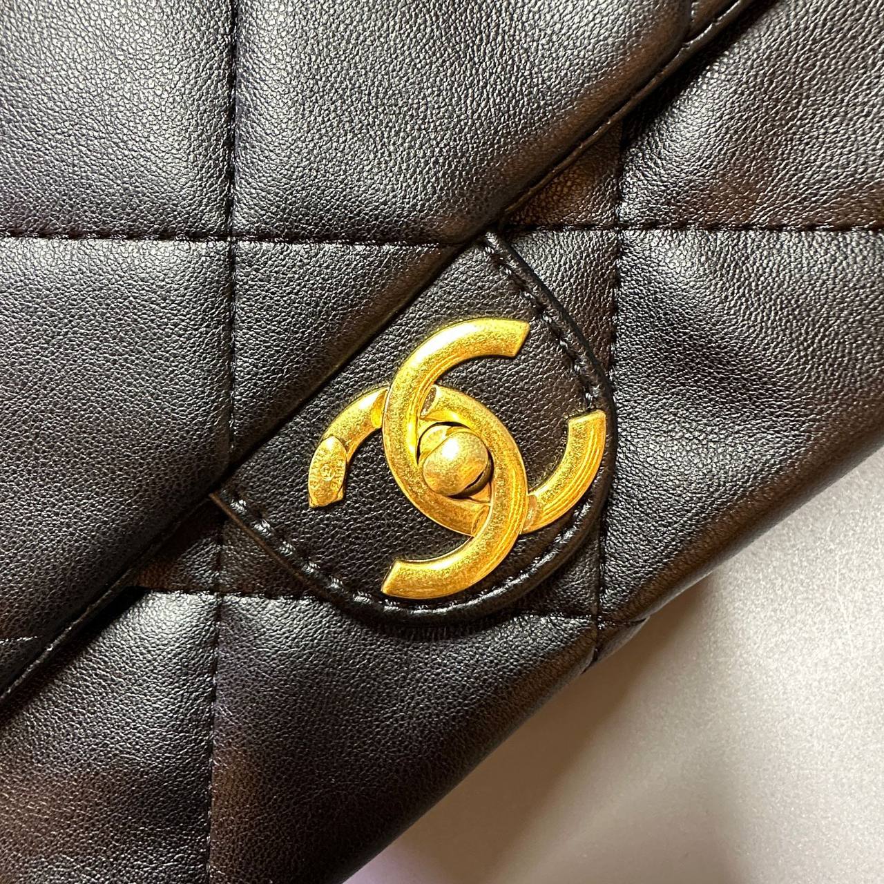 CHANEL
 HIGH QUALITY 
WITH BOX 
🎁🎁🎁

110 dhs✅

Zain295
♥️♥️♥️