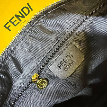 FENDI 
GOOD QUALITY 
WITH BOX
100 dhs🇦🇪🇦🇪

Zain17
♥️♥️♥️