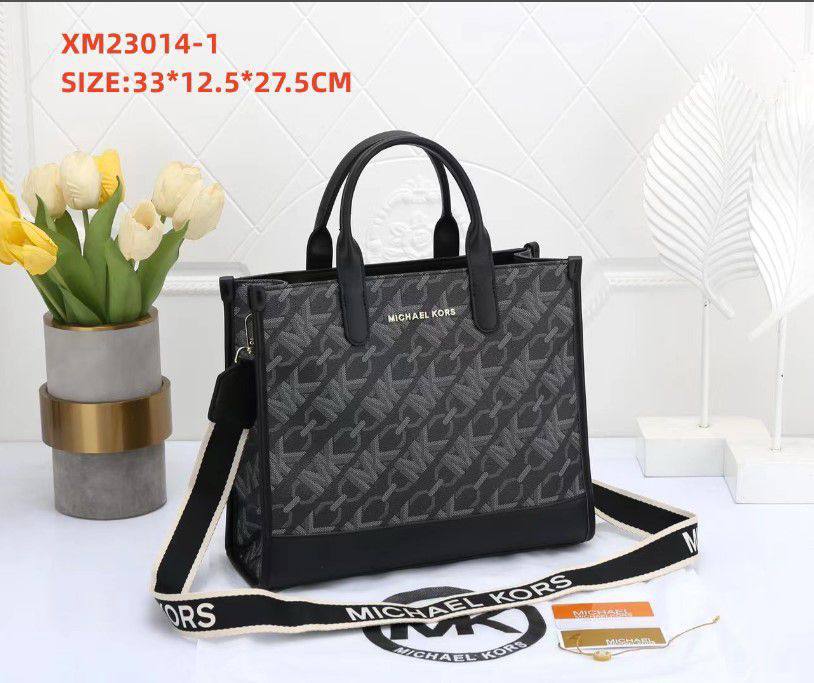 Dior
95 dhs✅ 

Zain72
♥️♥️♥️