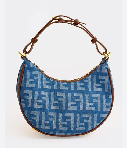 FENDI
 WITH BOX 
120 dhs🇦🇪🇦🇪

Zain169
♥️♥️♥️