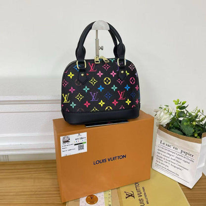 LV  
Size ：23CM  
90 dhs💓

Zain04
♥️♥️♥️