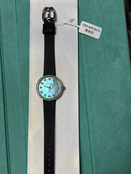 Tiffany
_*WOMEN*_
_MASTER QUALITY_

550 dhs💓
___WITH BOX_____❒
🎁🎁🎁

Zain108
♥️♥️♥️