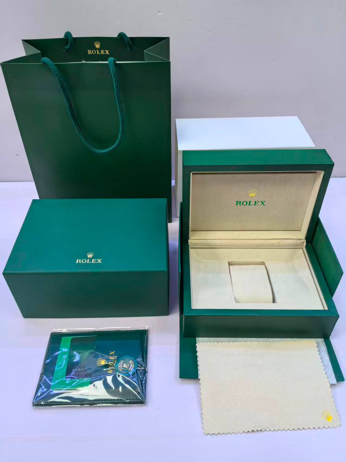 Rolex 
85 dhs✅
Super master box

Zain85
♥️♥️♥️