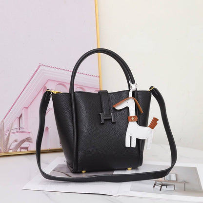 New arrived 

Hermes
Size 24 Cm
115 dhs🇦🇪🇦🇪

Zain161
♥️♥️♥️