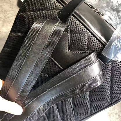 BOTTEGA 

BACKPACK COPY ONE NEW CAME UNISEX , 

235 dhs🇦🇪🇦🇪

Zain39
♥️♥️♥️