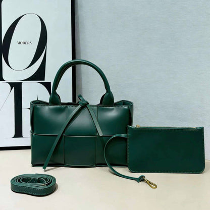 BOTTEGA 
GOOD QUALITY  

WITH BOX
🎁🎁🎁

110 dhs✅

Zain39
♥️♥️♥️