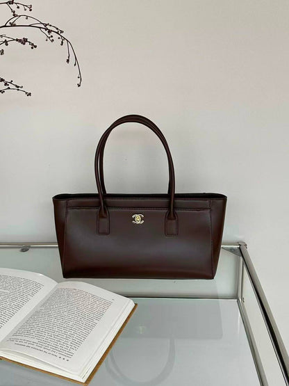 Chanel

130 dhs🇦🇪🇦🇪

Zain143
♥️♥️♥️