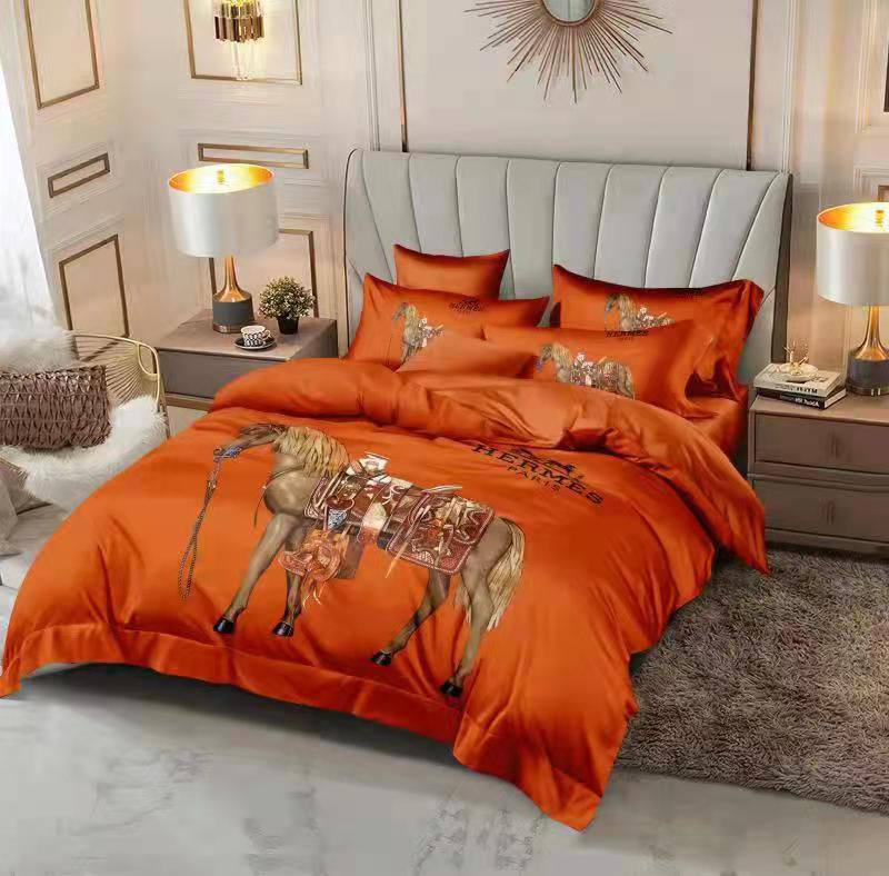 New collection 
Master quality 
Comfort set 
King size comfort 6pcs set
140 dhs🪙💕

Zain99
♥️♥️♥️