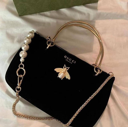 Gucci

115 dhs🇦🇪🇦🇪
have box

Zain07
♥️♥️♥️