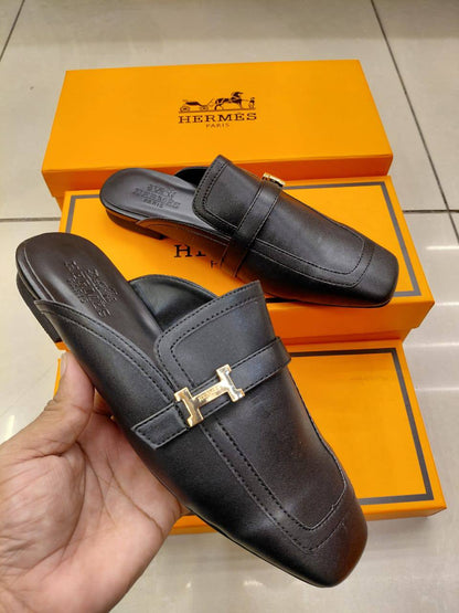Hermes 
High Quality, 
New Arrived,
Size 36 To 41 
110 dhs🇦🇪🇦🇪

Zain120
♥️♥️♥️