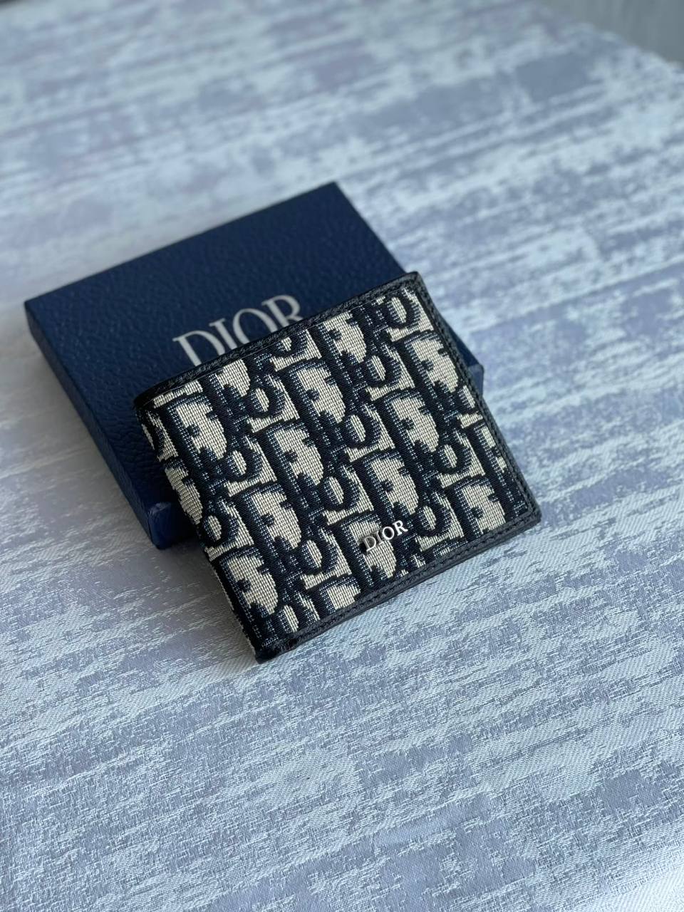 DIOR - Burberry

*Mens Wallet*
*Master Quality*

230 dhs✅

Zain179
♥️♥️♥️