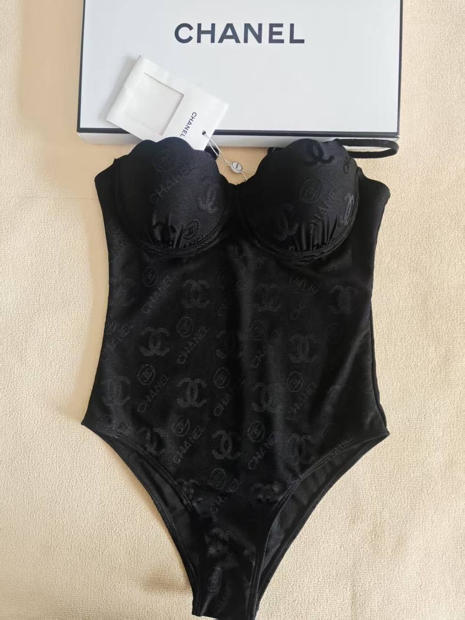 CHANEL
Women’s Swimsuit
Master Quality 
SMLXL
280 dhs✅

Zain276
♥️♥️♥️