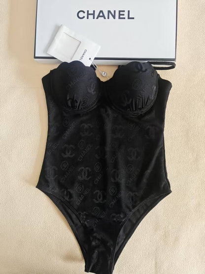 CHANEL
Women’s Swimsuit
Master Quality 
SMLXL
280 dhs✅

Zain276
♥️♥️♥️