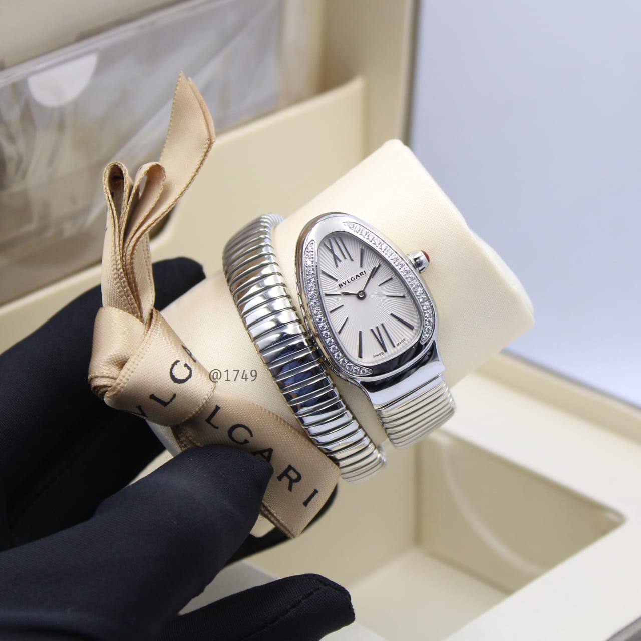 BVLGARI WOMEN BATTERY SNAKE

250 dhs🪙

Zain58
♥️♥️♥️