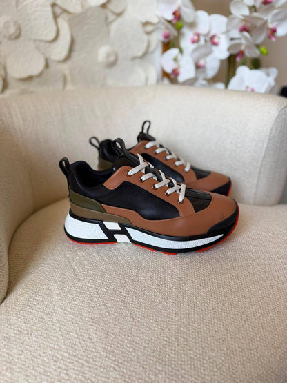 HERMES 🪼
*bouncing sneaker*
*TOP QUALITY*
*size: 40 to 46*
520 dhs💛

Zain185
♥️♥️♥️