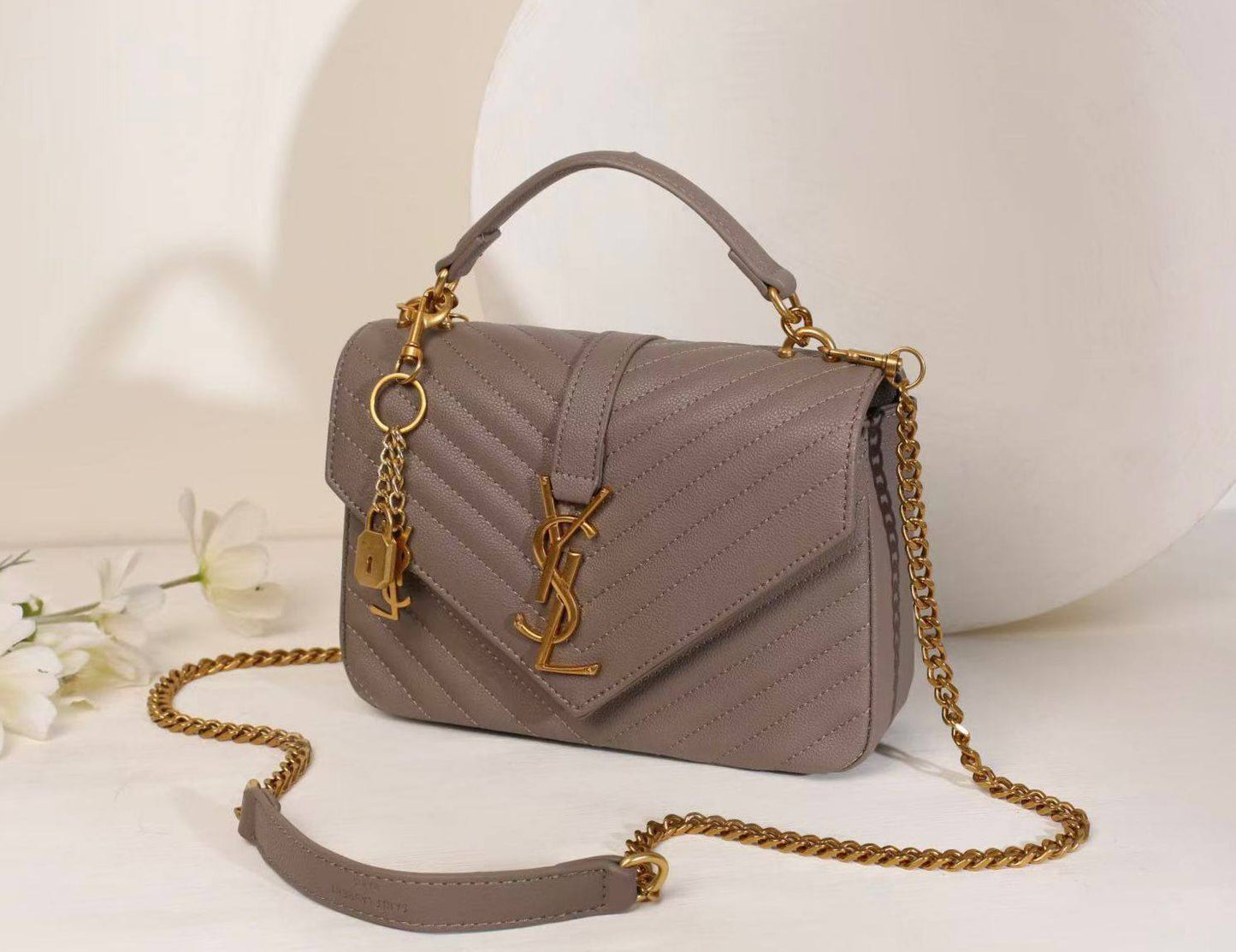 YSL 

RESTOCK GOOD QUALITY 
WITH BOX 
🎁🎁🎁

110 dhs❣️

Zain39
♥️♥️♥️