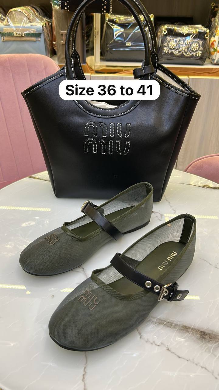 Miu Miu
Shoes only
Size 36 to 41

120 dhs🪙🌨️

Zain103
♥️♥️♥️
