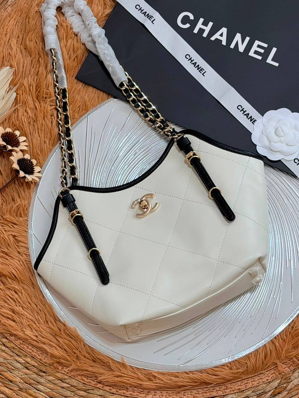 Chanel

230 dhs🇦🇪🇦🇪

Zain134
♥️♥️♥️