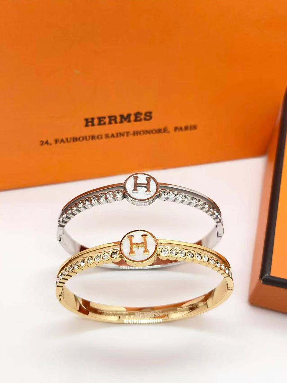 Bangles

20 dhs💚

normal box🎁

Zain216
♥️♥️♥️