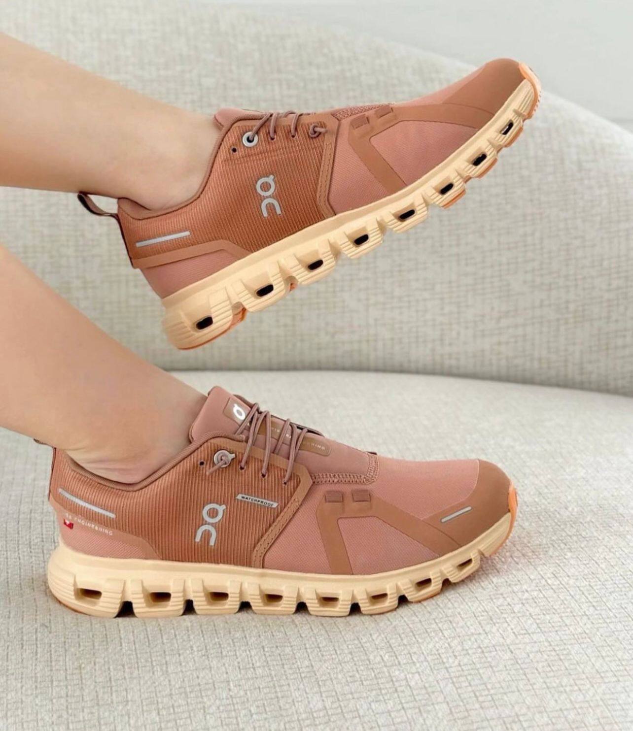 Cloud 6 WP , 
size 36 to 46 , 
230 dhs💓

Zain196
♥️♥️♥️