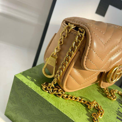 Gucci
18*11*6cm

With box
🎁🎁🎁

65 dhs🪙💕

Zain17
♥️♥️♥️