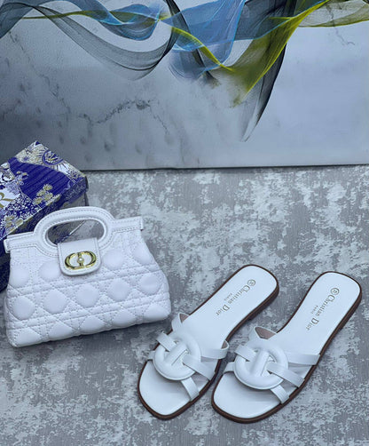 Dior
Bag&shoes. Set.  
170 dhs❣️

Zain175
♥️♥️♥️