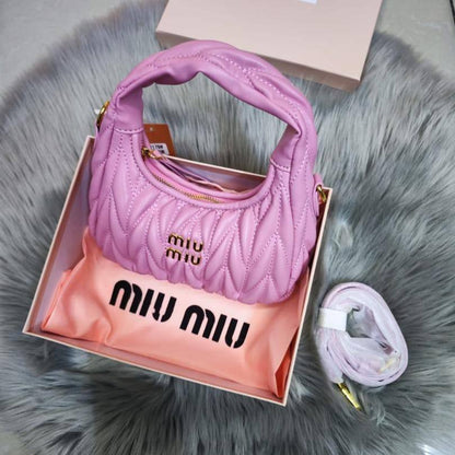 Miu Miu
100 dhs🇦🇪🇦🇪
with box
size 22cm

Zain26
♥️♥️♥️