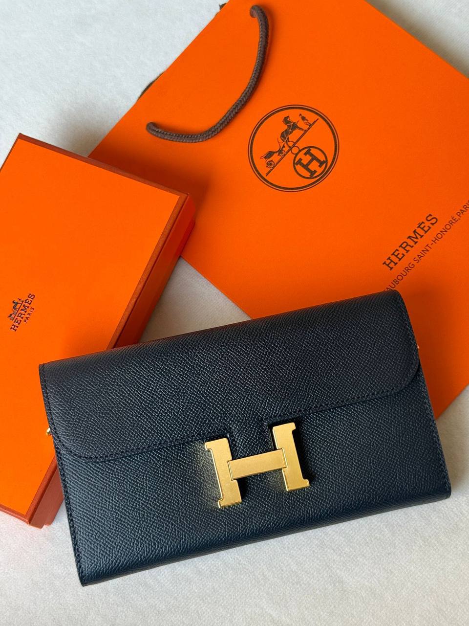 HERMES
💙*Super Master*💙
💙*With original box*💙
380 dhs🌺

Zain281
♥️♥️♥️
