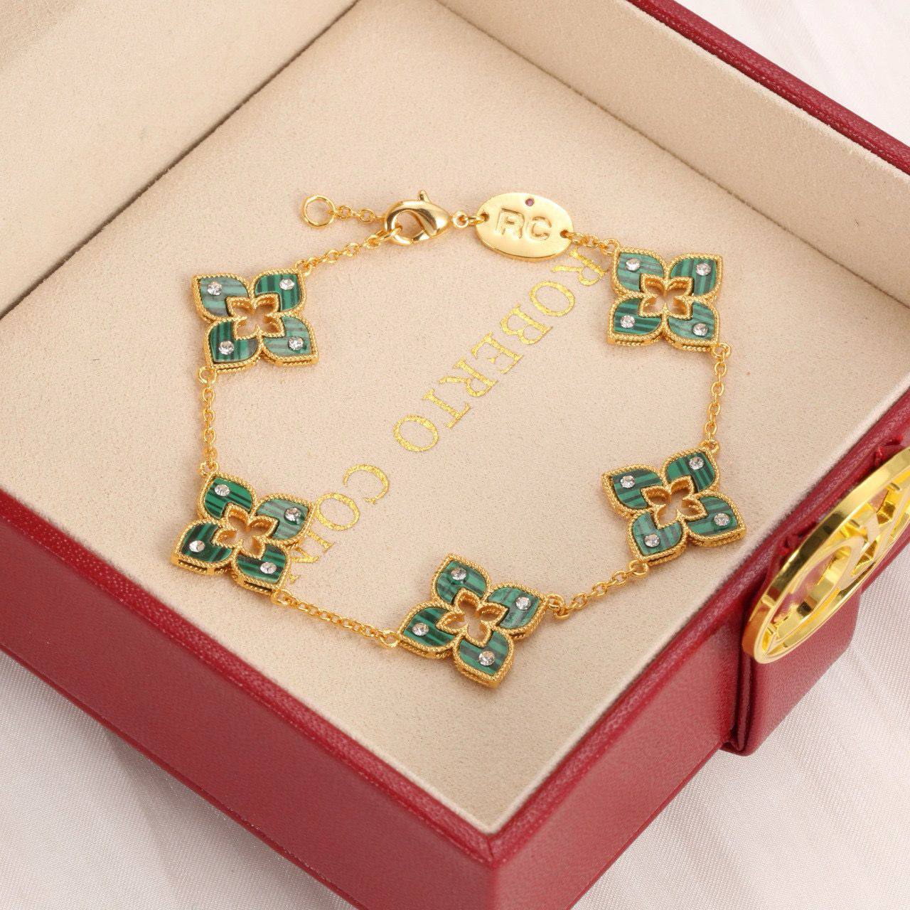 RBERTO COIN ❤️‍🔥
Breslat 💥
Master quality 💯
With normal boxes 📦 
70 dhs🪙

With master box 🗃️ 
125 dhs🪙

Zain216
♥️♥️♥️